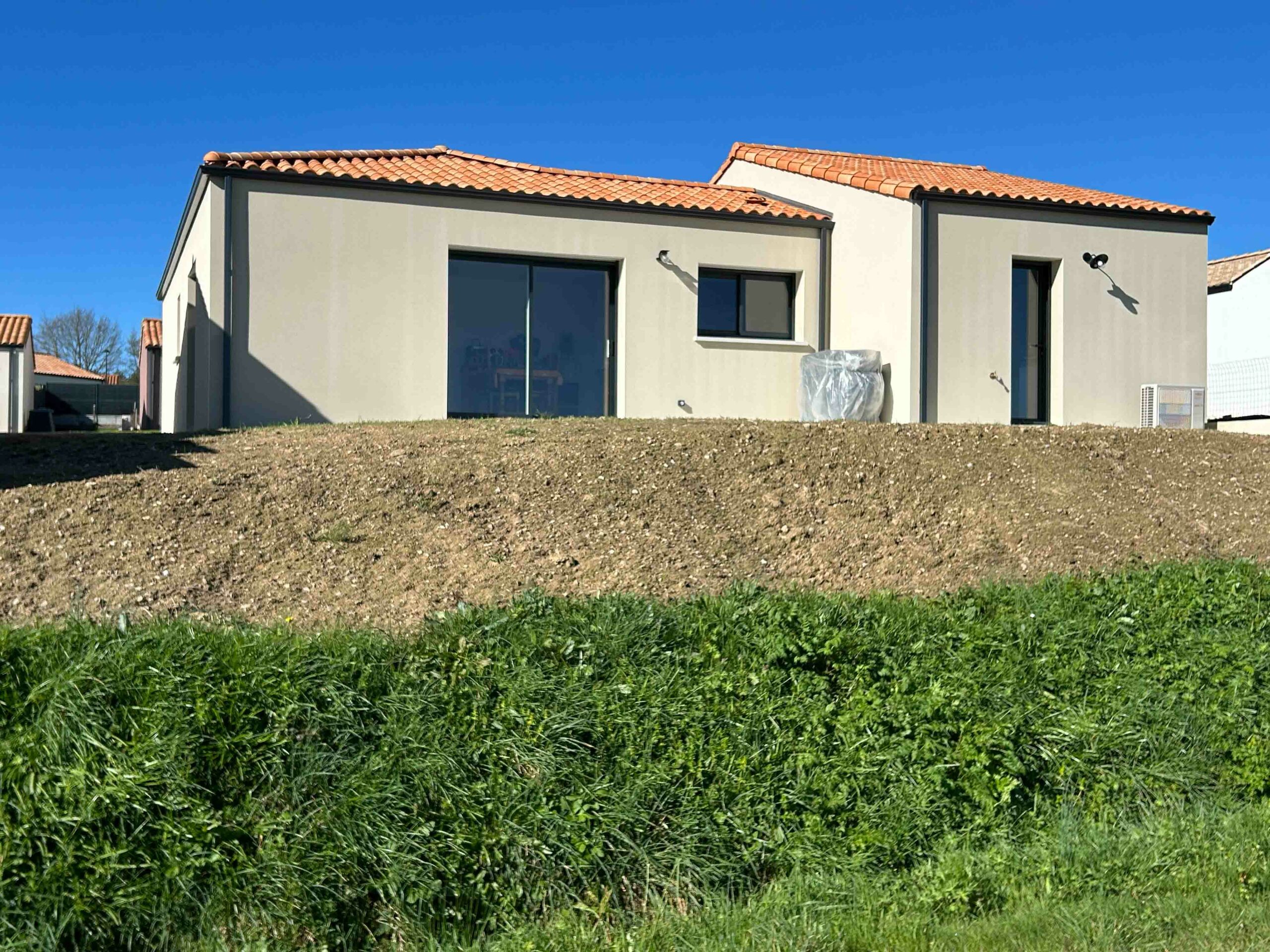 construction neuve et suivi de chantier par antony louineau en vendée - vue jardin